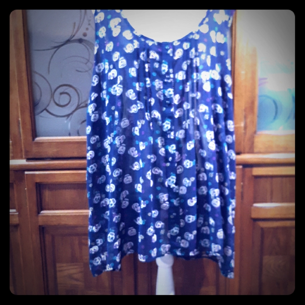 Awesome sugar skull top nwot